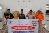 Incasi Raya Group Pasaman Barat salurkan APD dan sembako peduli COVID-19