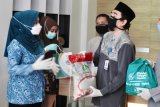 PKK Sulsel serahkan 500 paket bahan pokok untuk Wahdah Islamiyah