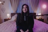 Kisah penyanyi muda Indonesia Stephanie Poetri hidup dan bermusik di Amerika Serikat