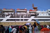 Turunkan bendera kuning pertanda KM Lambelu bebas COVID-19