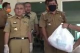 Pemprov Sulbar bagikan bahan pokok kepada masyarakat kawasan kepulauan