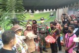 Wagub Papua kembali serahkan bansos warga terdampak pandemi COVID-19