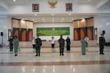Pangdam XIII Merdeka serahkan APD ke tenaga medis