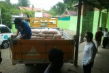 Kadis kominfo Sulbar bantu panti asuhan di Mamuju