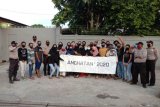 Alumni SMU I dan Polres Sarmi bagikan masker dan takjil