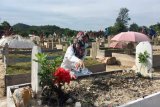 Tradisi unik lebaran di Natuna salam tempel dan uang kubur