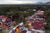 ANTREAN KENDARAAN MASUK PADANG