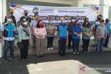PT JMB membagikan paket bahan kebutuhan pokok warga terdampak COVID-19