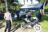 Polresta Jayapura tegur warga yang berekreasi di pantai Holtekamp