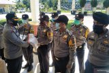 Polres Padang Pariaman bagikan 10 ton beras untuk warga terdampak COVID-19