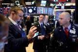 Wall Street dibuka lebih tinggi susul kenaikan solid pekan lalu