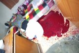 Geger, warga Lotim tewas bersimbah darah dengan parang masih menempel di leher di kamarnya