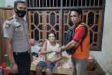 Warga Mulengen Terima Bantuan, Karoles Pesan Manfaatkan Dengan Baik