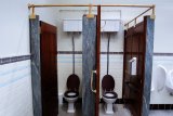 Tips mencegah virus corona di toilet, tutup kloset sebelum disiram