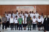 Panitia pengawas pilkada serentak distrik Makimi dilantik