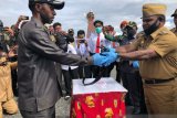 Pemkab Puncak Jaya terima satu pucuk senjata dari anggota kelompok separatis