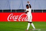 Real Madrid dan Barcelona bersaing ketat di posisi teratas La Liga