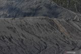 Suasana sepi Gunung Bromo di Probolinggo, Jawa Timur, Sabtu (27/6/2020). Pembukaan kawasan wisata Gunung Bromo di era normal baru ini menunggu rekomendasi Gugus Tugas COVID-19 terkait penerapan protokol kesehatan untuk kawasan wisata. Antara Jatim/Zabur Karuru