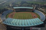 Foto udara Stadion Si Jalak Harupat di Soreang, Kabupaten Bandung, Jawa Barat, Senin (29/6/2020). PSSI telah menetapkan enam stadion termasuk Stadion Si Jalak Harupat sebagai tempat penyelenggaran Piala Dunia U-20 2021 di Indonesia yang akan segera di revitalisasi sesuai dengan standar FIFA oleh Kementerian PUPR. ANTARA JABAR/Raisan Al Farisi/agr