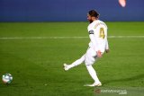 Tendangan penalti Sergio Ramos mantapkan Real Madrid di puncak klasemen Liga Spanyol