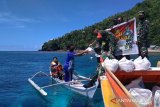 Kodim 1301 Sangihe bagikan 120 paket bantuan di Kepulauan Nusa Tabukan