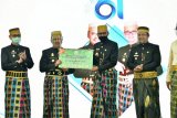 Pemprov Sulsel serahkan bantuan keuangan ke Pemkab Maros Rp25 miliar