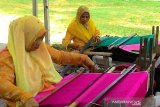 Mereka yang beruntung dan merugi  di tengah COVID-19