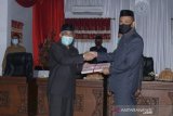 Wabup Bantaeng serahkan ranperda pertanggungjawaban APBD 2019