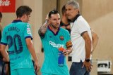 Permainan mengalir Barcelona perkuat posisi pelatih Quique Setien