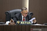DKPP berhentikan empat anggota KPU , ini orangnya