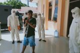 Sempat kabur, dua tahanan positif COVID-19 serahkan diri ke Polisi