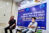 Kontras Sumut menggandeng Kantor Berita ANTARA Sumut latih  jurnalis di Sumut, Dengan menerapkan protokol kesehatan hadir belasan jurnalis dari beberapa Media yang ada di Sumut.