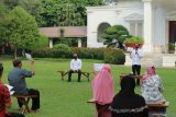Presiden Jokowi serahkan bantuan modal kerja untuk usaha mikro dan kecil