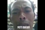 Pria ini 36 kali belikan roti bakar tapi cintanya tetap ditolak juga