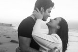 Max Ehrich tahu hubungannya dengan Demi Lovato kandas melalui tabloit