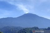 Masih berstatus waspada, pendaki dilarang mendaki Gunung Slamet