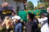 Pemakaman budayawan Ajip Rosidi