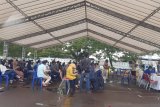Adik dan keponakan Gubernur Kepri positif COVID-19