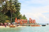 Hundreds of Tourists visit Pulau Angso Duo in Pariman when Holiday in the New Normal