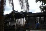 Sebuah rumah dinas Kementerian Perindustrian di Manado terbakar