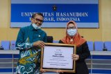 Gubernur Sulsel serahkan 150 tempat tidur medis produk Jepang ke RS Unhas