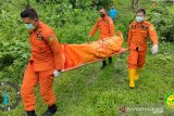 Tim SAR Manado evakuasi mayat seorang kakek di perkebunanan Minahasa Utara