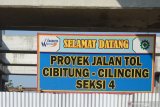 Jalan tol cibitung-cilincing ambruk mengakibatkan delapan pekerja luka-luka