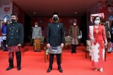 Mendikbud Nadiem Makarim gunakan songket Palembang pada perayaan HUT RI ke-75