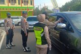 Polres OKU periksa suhu tubuh personel dan pengunjung  di Mapolres