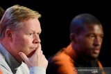 Ronald Koeman dikabarkan tertarik boyong Wijnaldum ke Barcelona