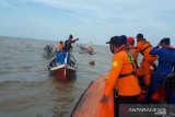 Tim SAR selamatkan kapal karam di Perairan Kuala Kerang perbatasan Jambi-Riau