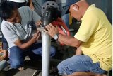 Aliran air terhenti karena  perbaikan dan pemasangan pompa, PAM Tigo Payakumbuh kirim mobil tangki