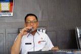 Tak indahkan hingga SP3, sejumlah papan reklame yang menunggak pajak dibongkar Pemkot Padang