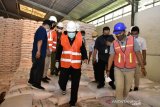Pastikan ketersediaan pupuk, Mentan tinjau gudang Pupuk Kaltim di Bitung